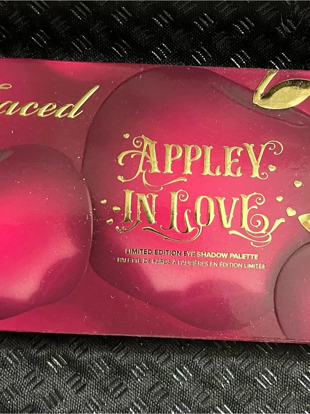 Decor label on product packaging